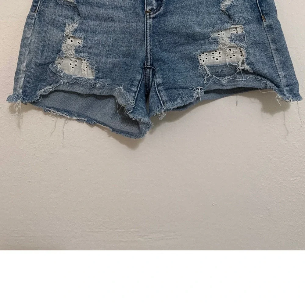 Judy Blue Women Denim Shorts S Blue Distressed Eyelet Lace Frayed Boho Festival